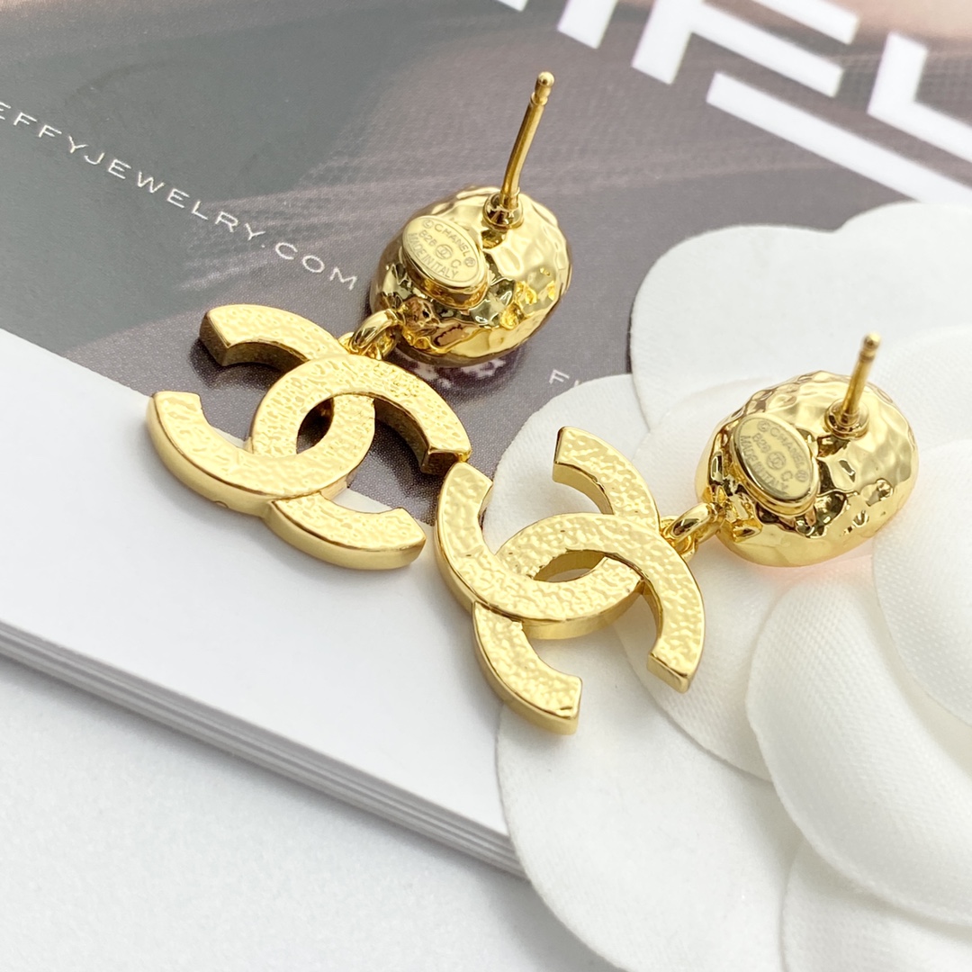 CHANEL ピンククリスタル フルダイヤCCロゴ ピアス