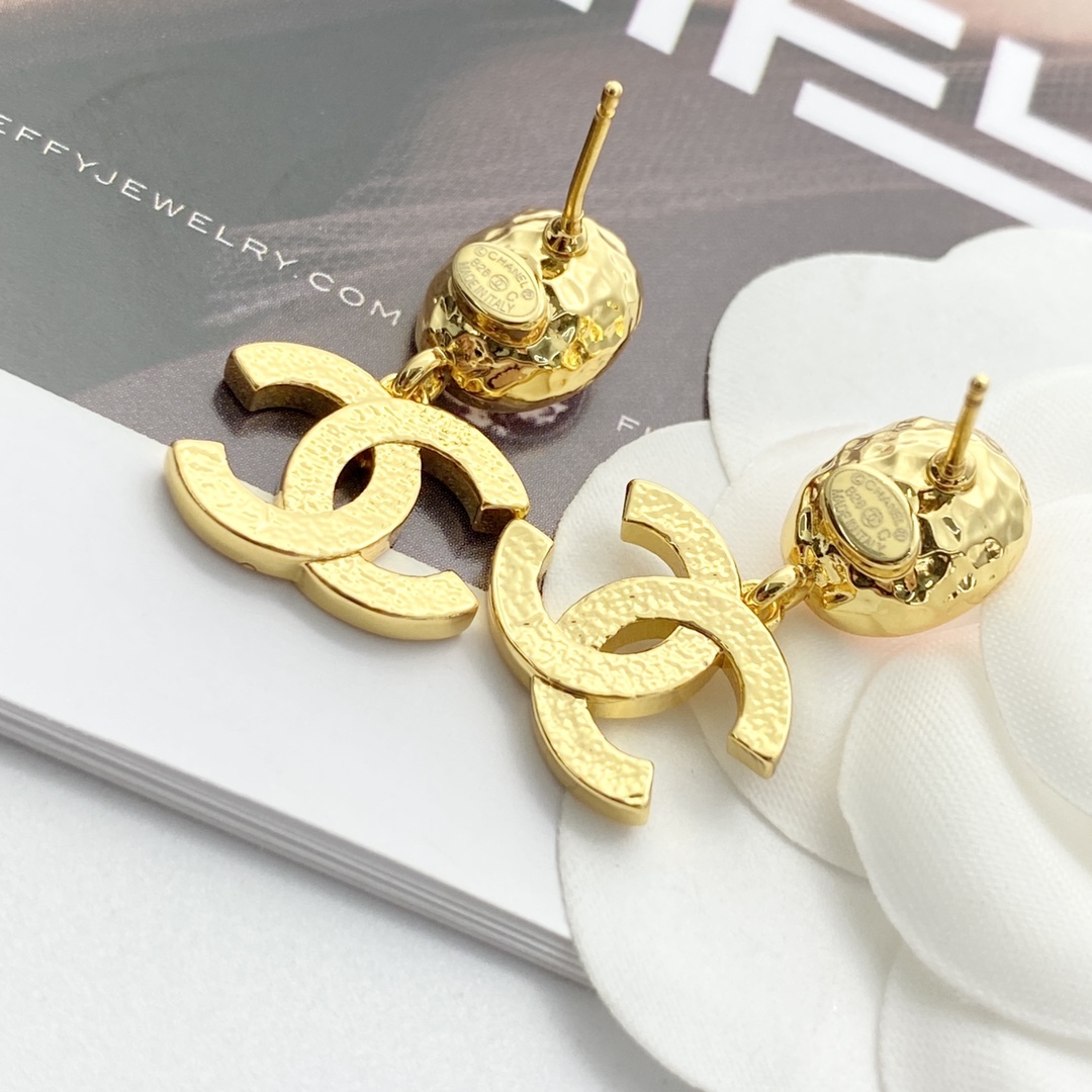 CHANEL ピンククリスタル フルダイヤCCロゴ ピアス