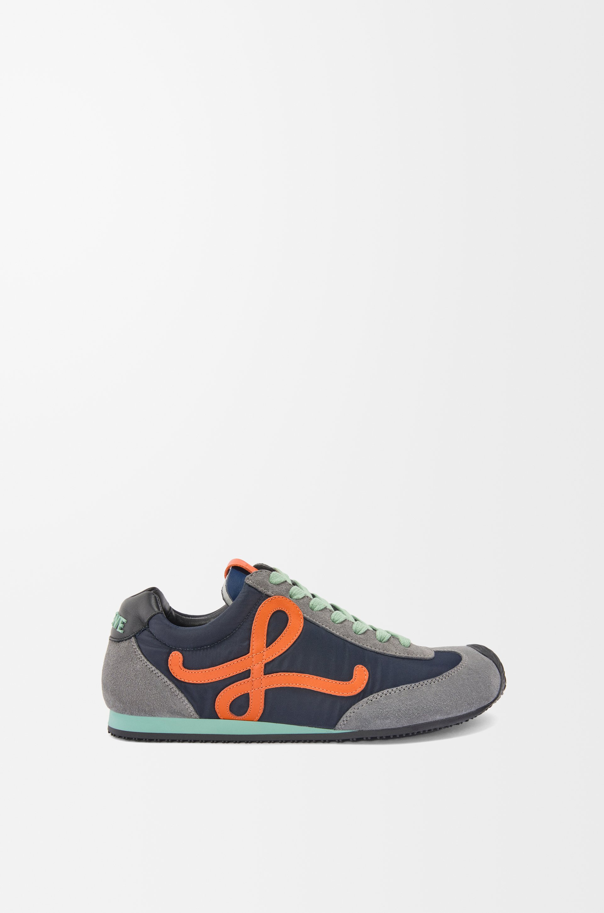 【大人気】LOEWE Ballet Runner 2.0 in nylon and calfskin