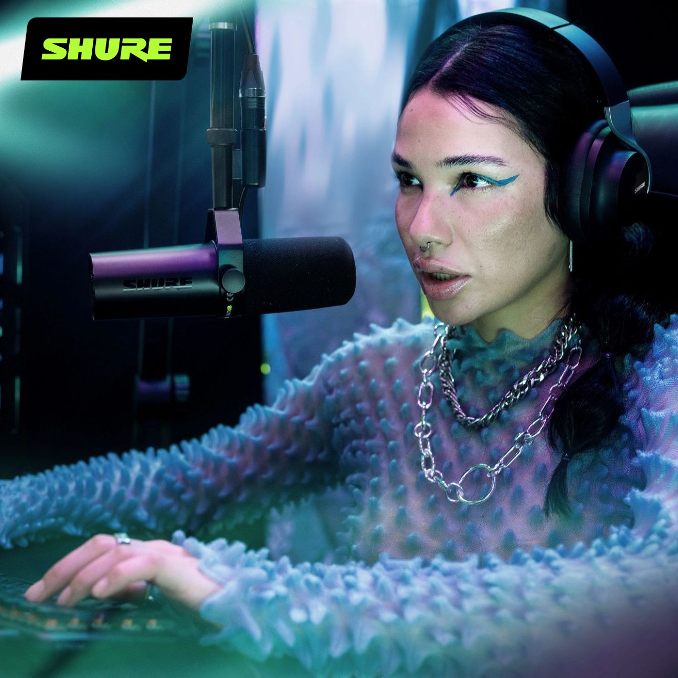 Shure SM7dB Dynamic Vocal Microphone With Built-in Preamp