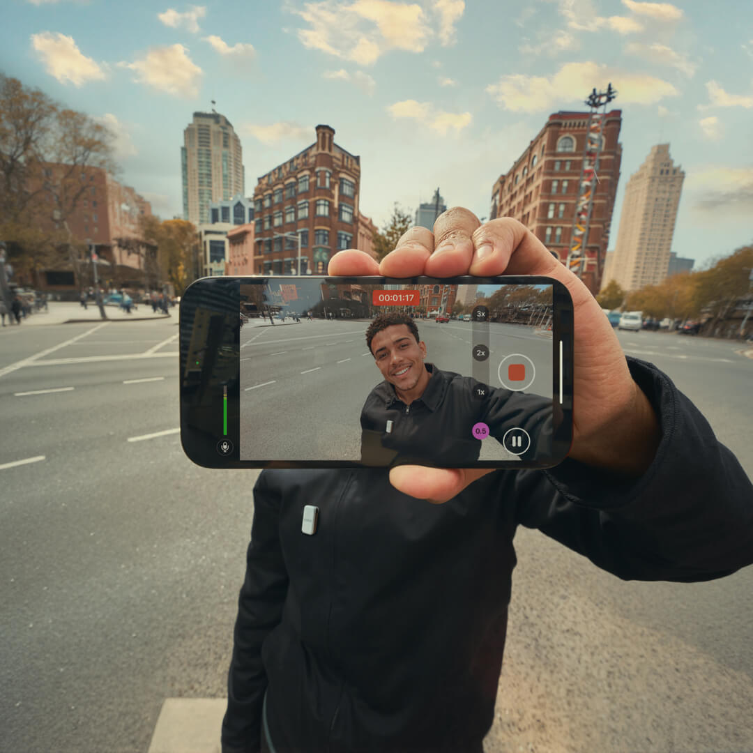 Man using Wireless Micro connected to iPhone without receiver