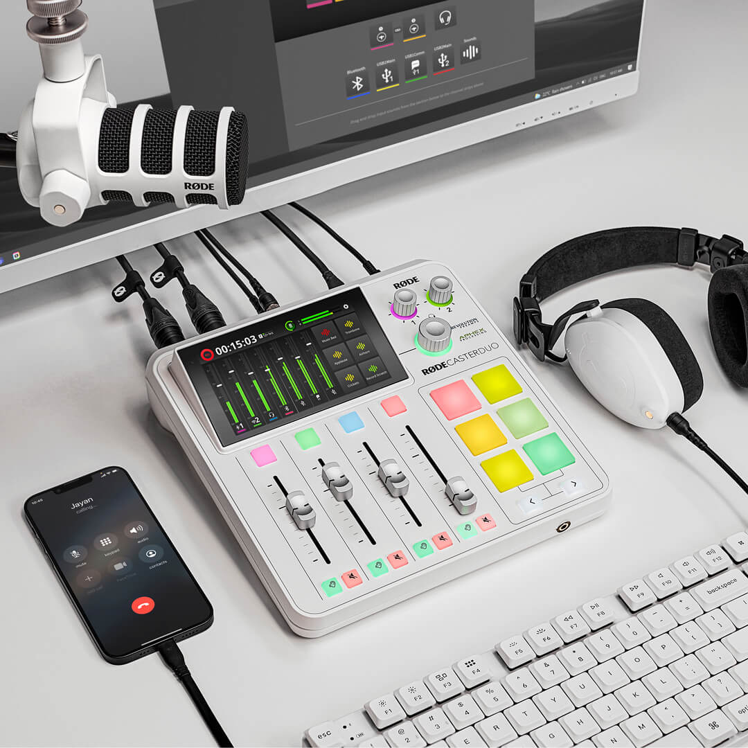 R&Oslash;DECaster Duo next to iPhone and NTH-100