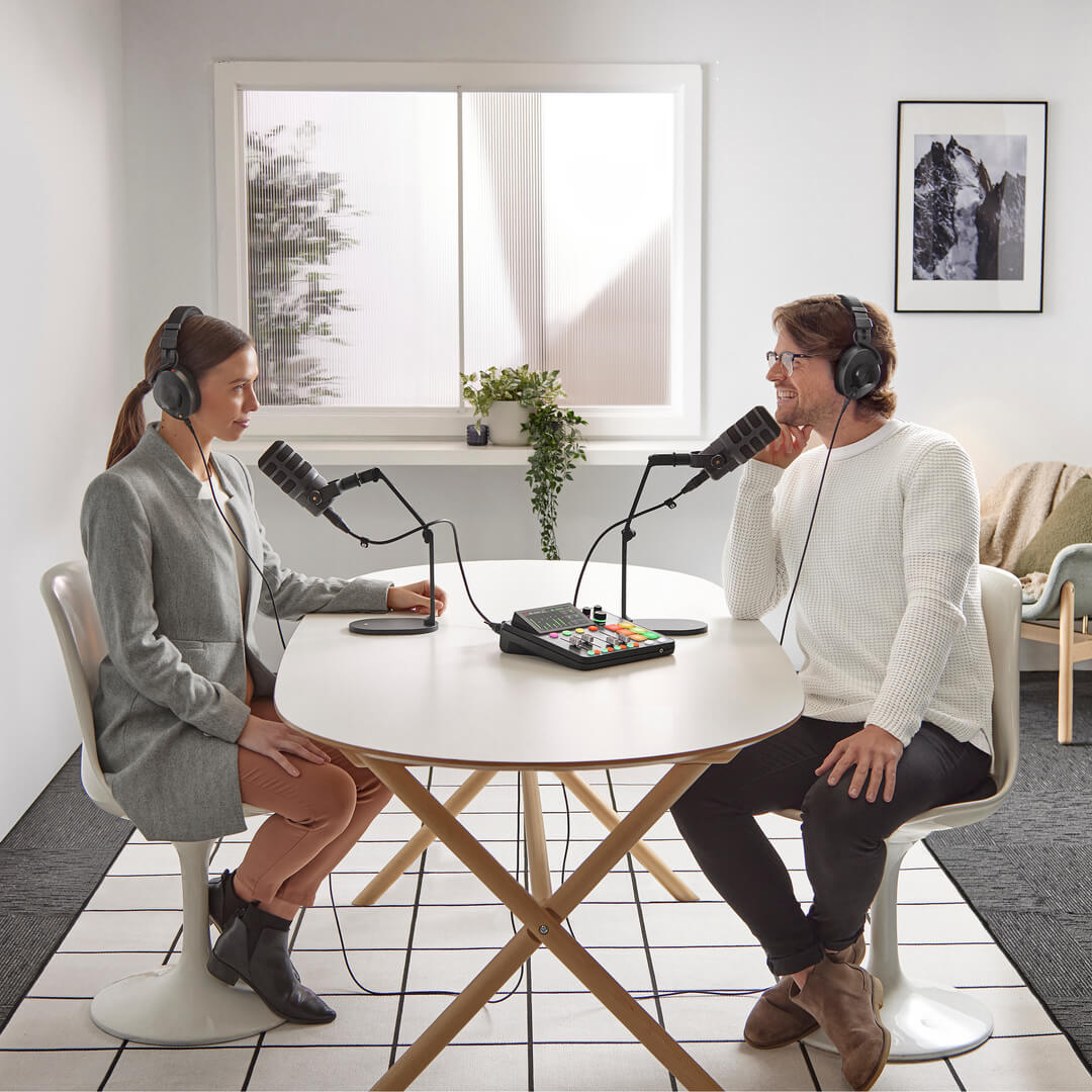 R&Oslash;DECaster Duo two-person podcast setup
