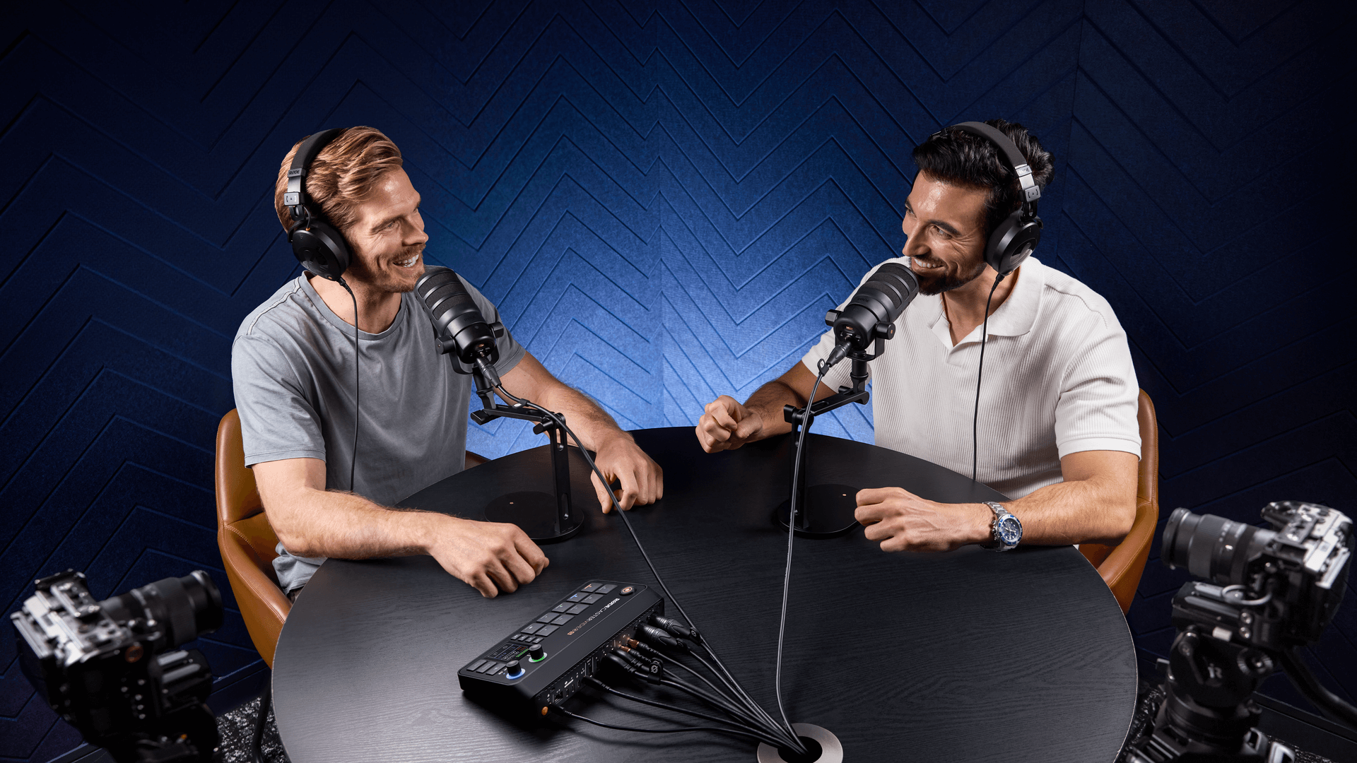 Image: R&Oslash;DECaster Video couch setup