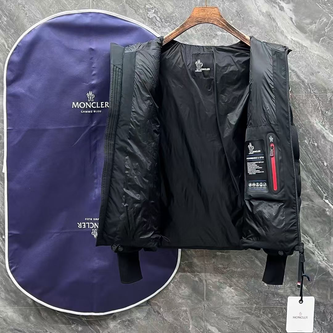 【MONCLER全国送料無料】MONCLER ダウンジャケット＊大人もOK＊