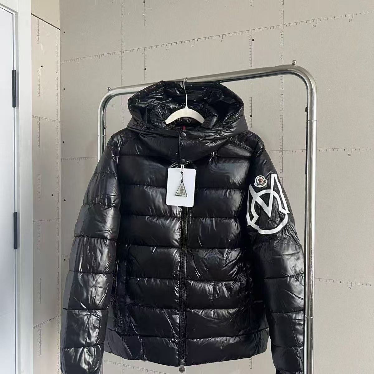 【Moncler公式 旗艦店】 ダウンジャケット大特価開催