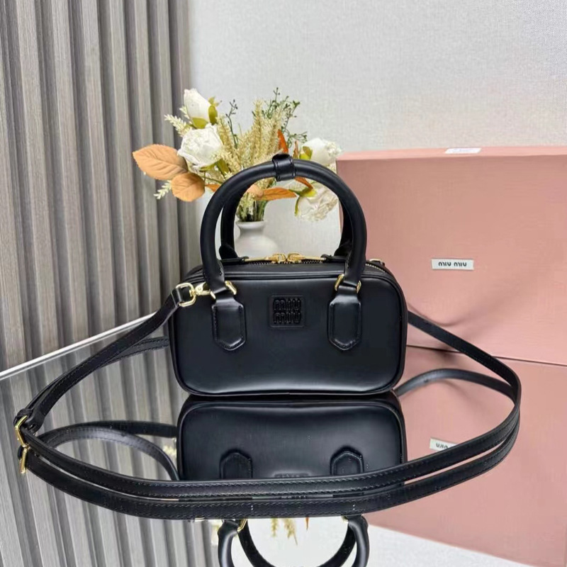 【入手困難/大人気】☆MIUMIU★ミュウミュウ アルカディ ハンドバッグ