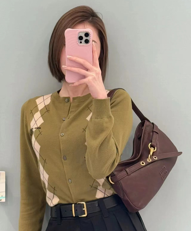 《大人かわいい》2025新作 MiuMiu/ミュウミュウ アバンチュール ナッパレザー バッグ