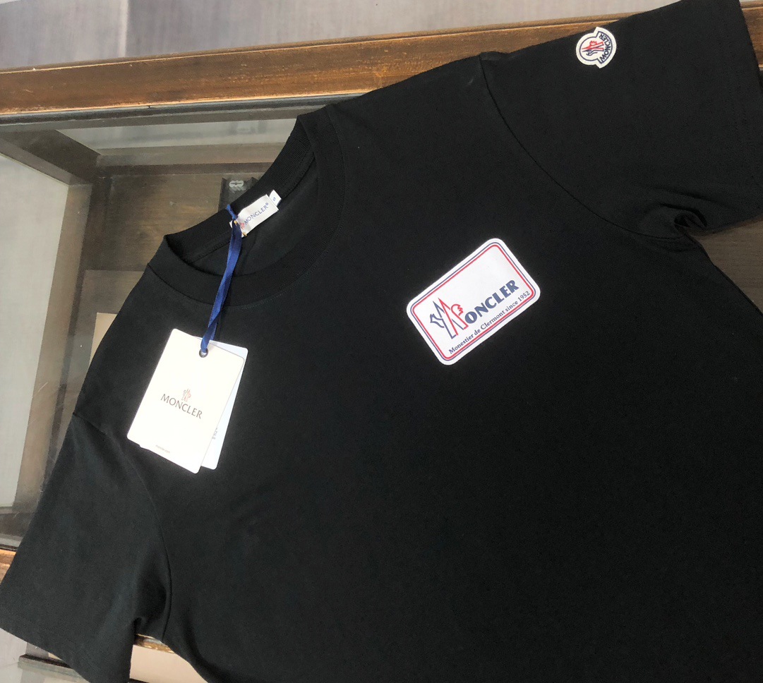 【Moncler】2025年新作 モンクレール メンズ 半袖 ラウンドネック 刺繍Tシャツ MC007