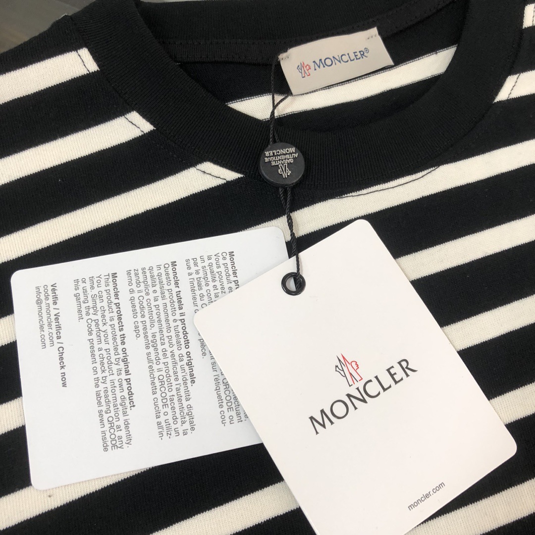 【Moncler】2025年新作 モンクレール メンズ 半袖 ラウンドネックストライプコットンTシャツ MC006