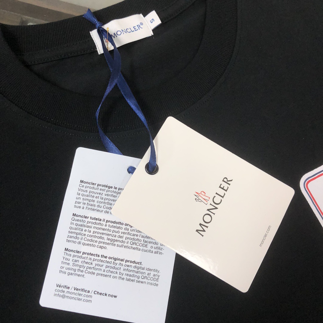【Moncler】2025年新作 モンクレール メンズ 半袖 ラウンドネック 刺繍Tシャツ MC007