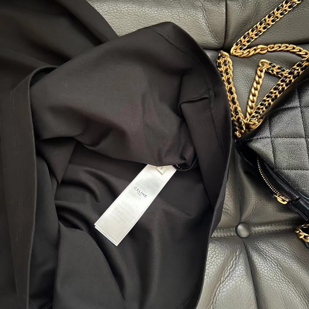 CELINE 2025年春夏新作 クラシックロゴ レタープリント 半袖Tシャツ 【男女兼用】