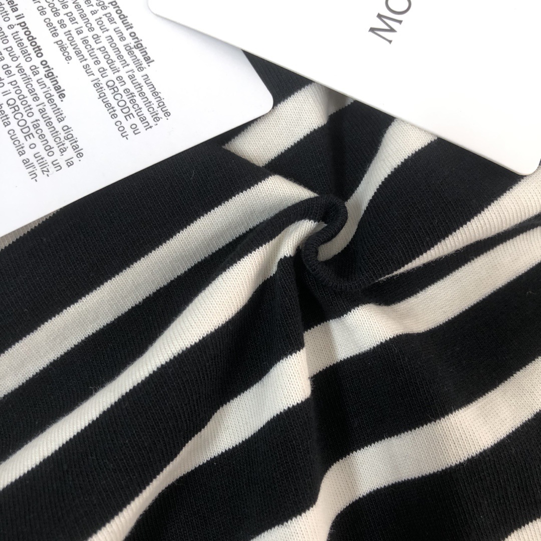 【Moncler】2025年新作 モンクレール メンズ 半袖 ラウンドネックストライプコットンTシャツ MC006