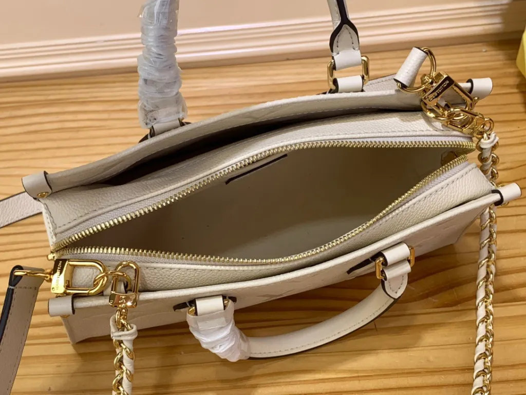  LOUIS VUITTONルイヴィトン オンザゴー EW トートバッグ ハンドバッグ ショルダー 横型スタイル ブラック ホワイト ピンク