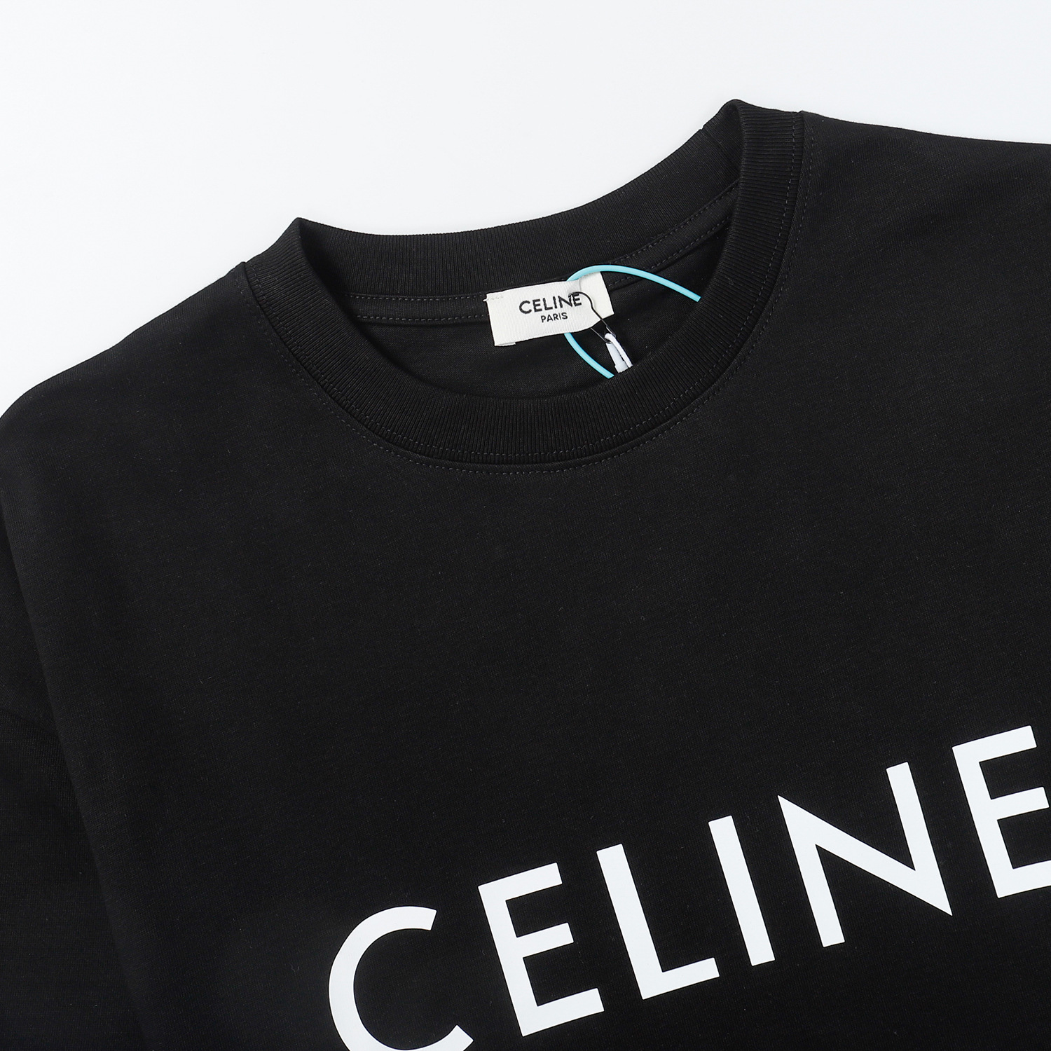 2025年春夏新作 リサ・セイムスタイル【CELINE】セリーヌ クラシックレター半袖Tシャツ