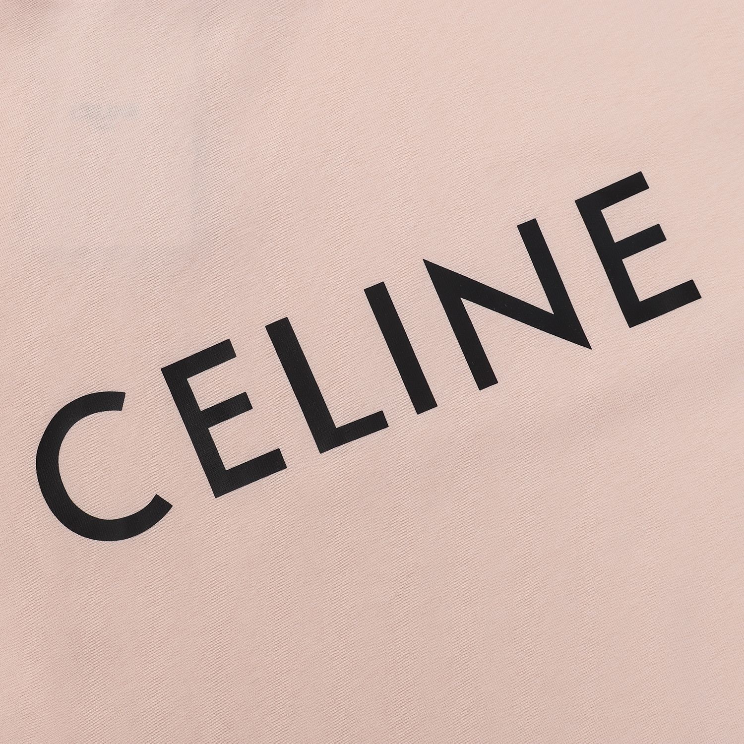 2025年春夏新作 リサ・セイムスタイル【CELINE】セリーヌ クラシックレター半袖Tシャツ
