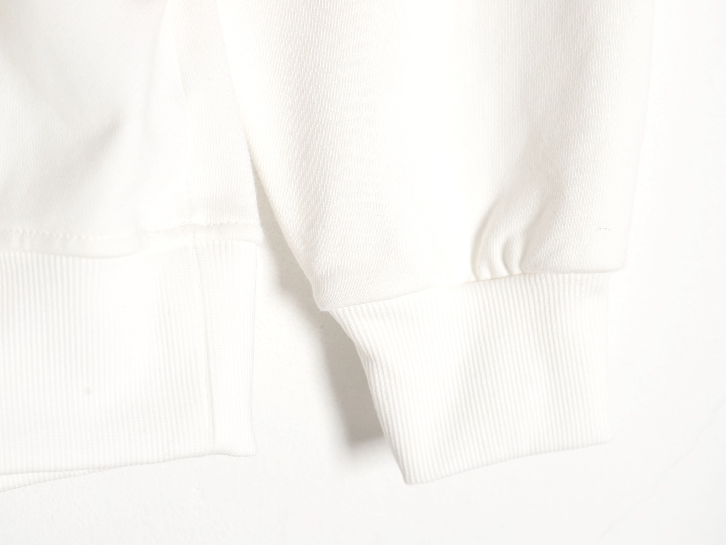 【 LOEWE旗艦店】ロエベ-ご好評に付き再入荷！！