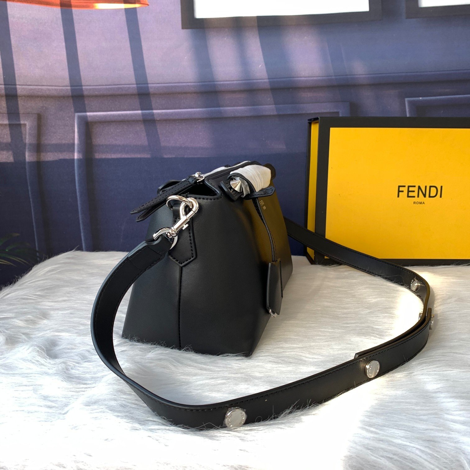 FENDIフェンディ メッセンジャーバッグ 27x15x13 cm-高島屋オンラインストア - 公式