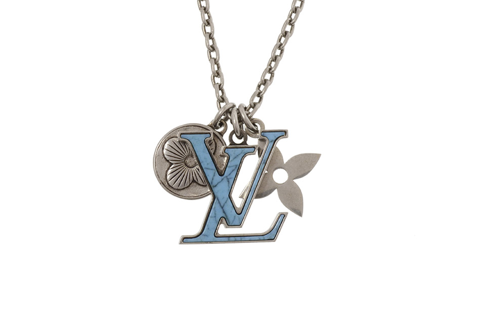 【国内発送/直営店】ネックレス 大人気！残りわずか♪ 防弾少年団BTSジミンJIMINが着用しているLVのイニシャルペンダントです