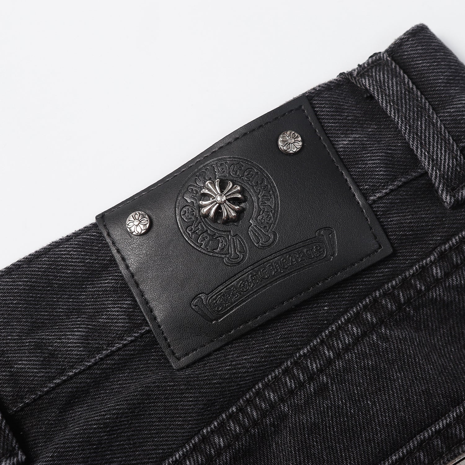 【Chrome Hearts】クロムハーツ クロスパッチ 刺繍＆ハンドペイント デニムショートパンツ 9927