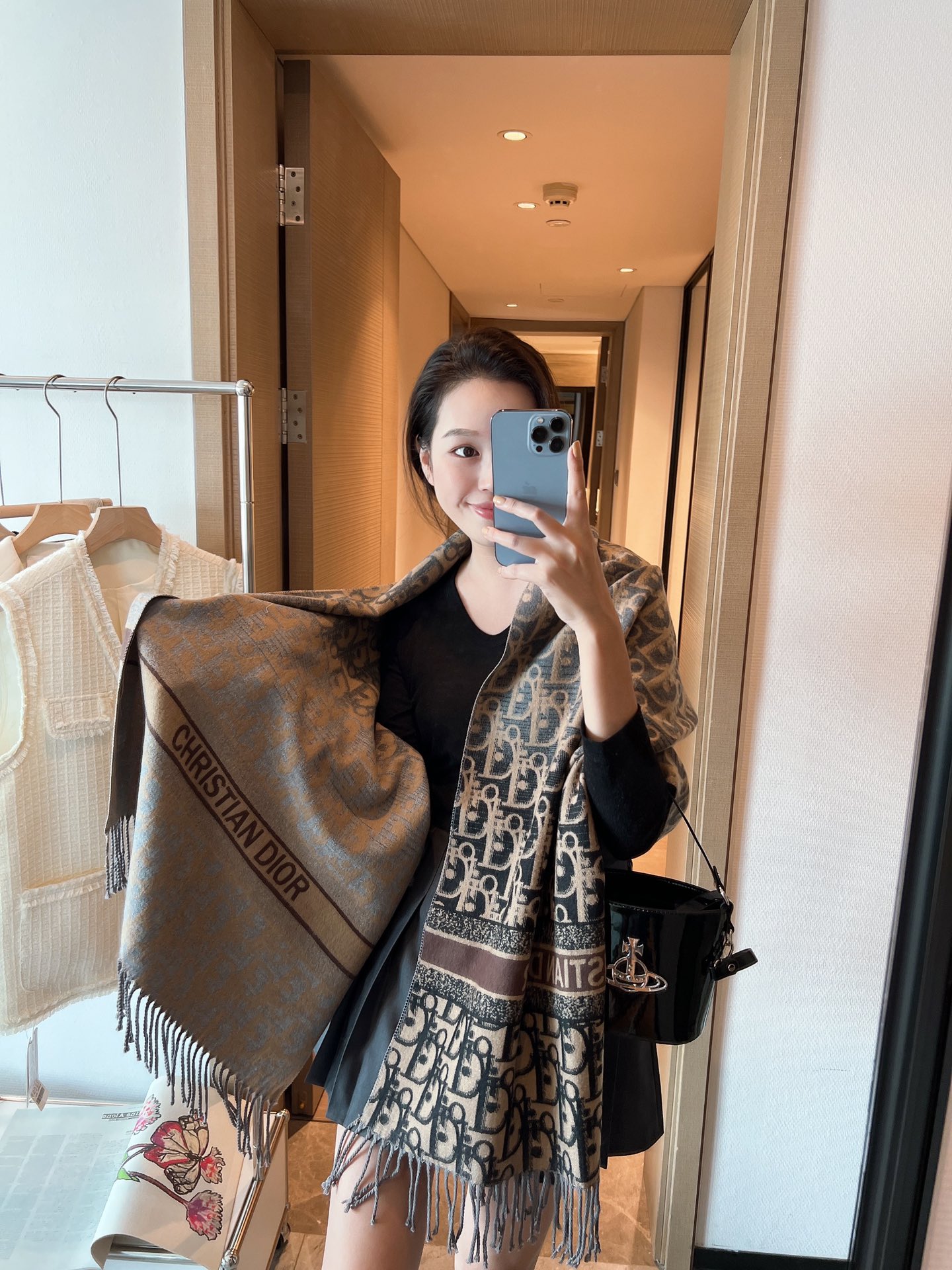 【Dior】最新のグラデーションスカーフ-高島屋オンラインストア - 公式