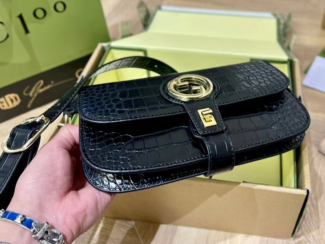 【GUCCI】グッチ Blondie ファニーパック クロスボディバッグ