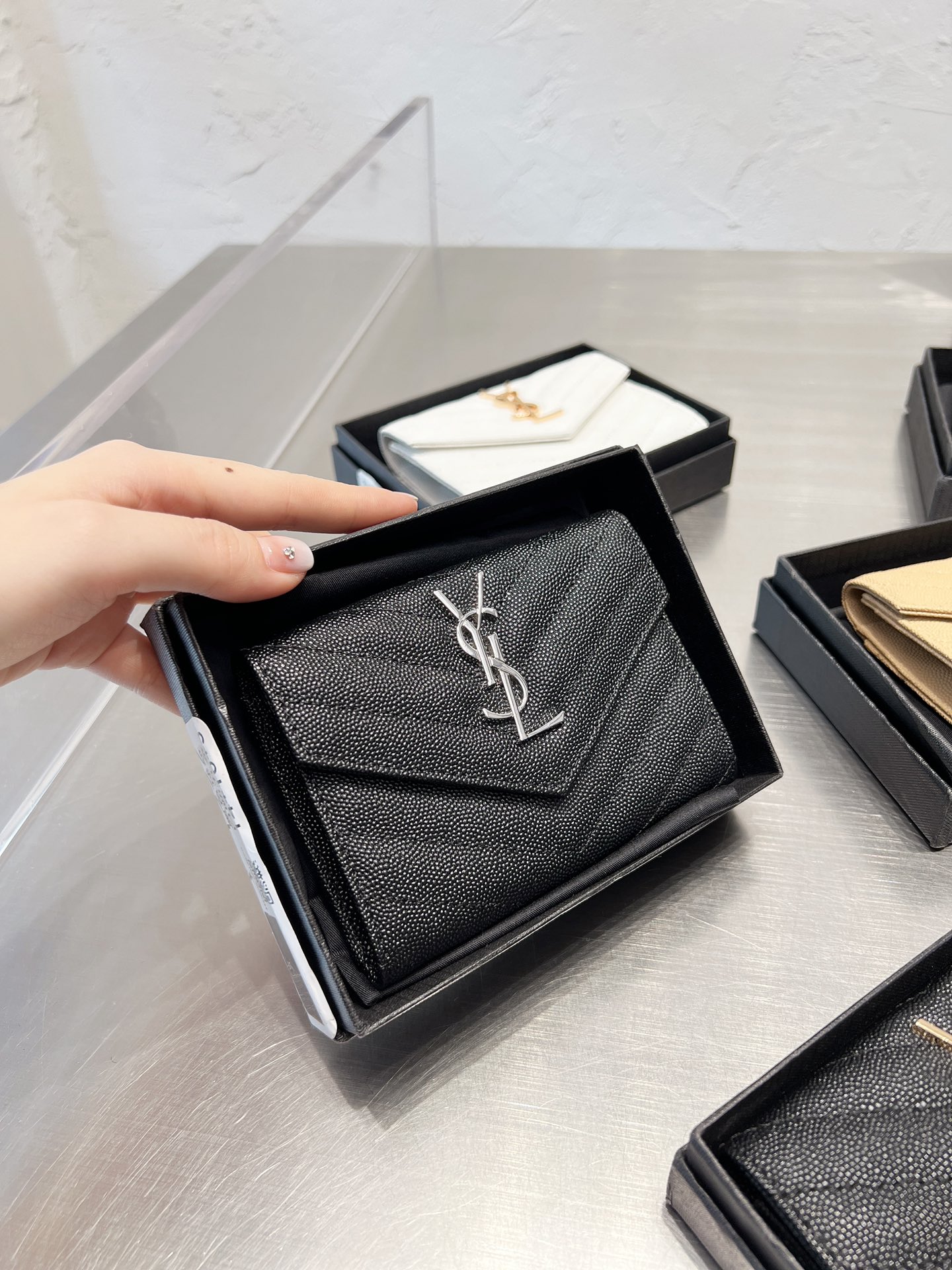 【Saint Laurent】モノグラム スモール エンベロープウォレット