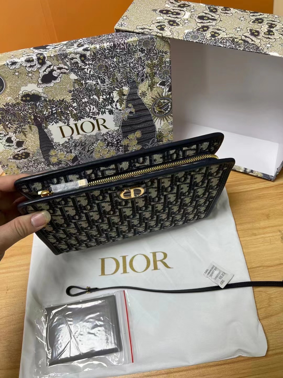 DIORチェーン　クラッチバッグ Dior ディオール クラッチバッグ 26*19.5*7 cm – 高島屋オンライン