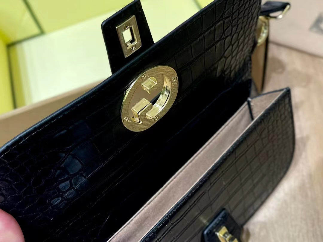 【GUCCI】グッチ Blondie ファニーパック クロスボディバッグ