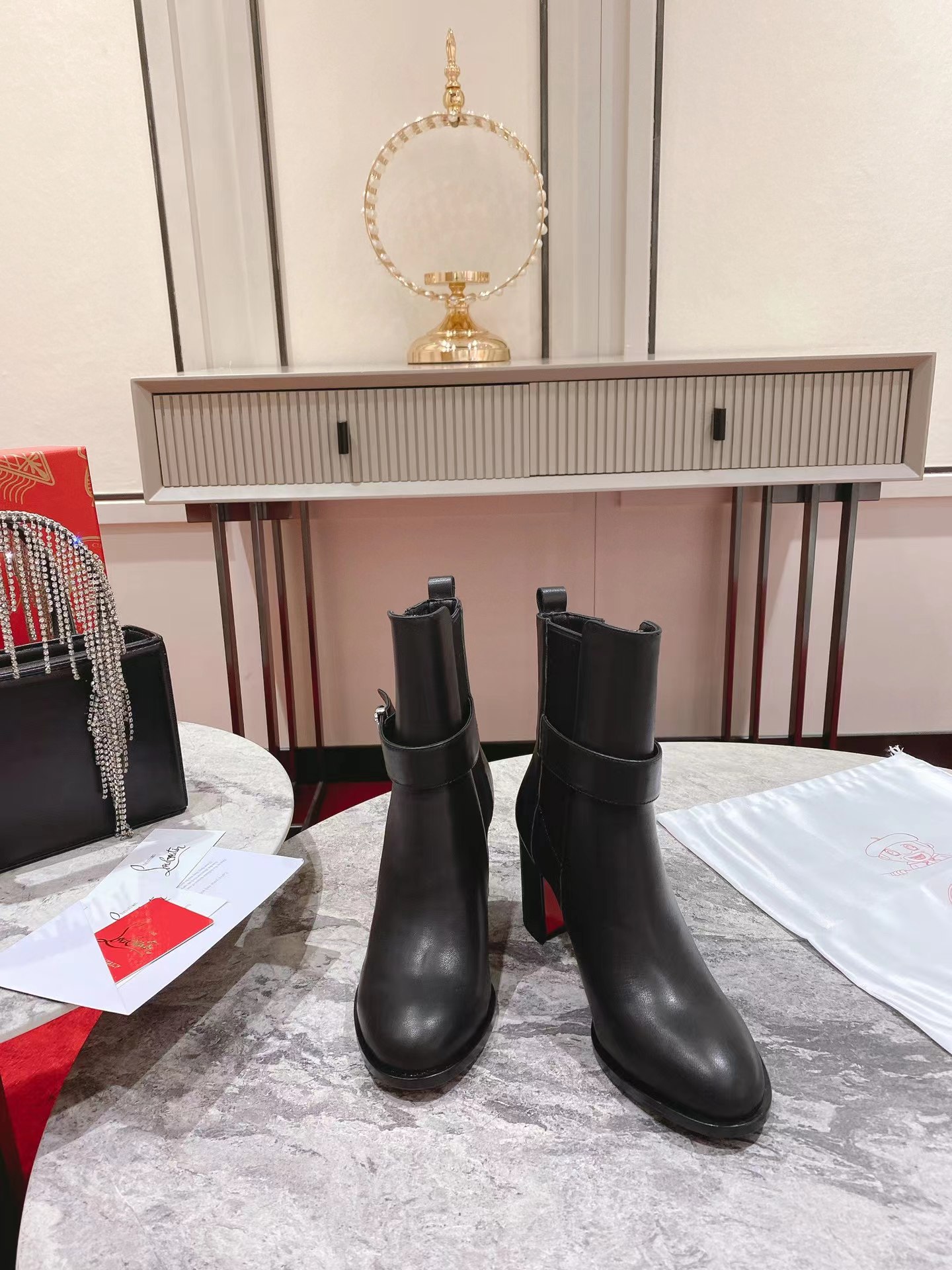 【Christian Louboutin】クリスチャン ルブタン CL Chelsea Booty 70 mm Black JP 23.5 cm/EU 37/US 6/UK 4.5 年末セール-高島屋オンラインストア - 公式