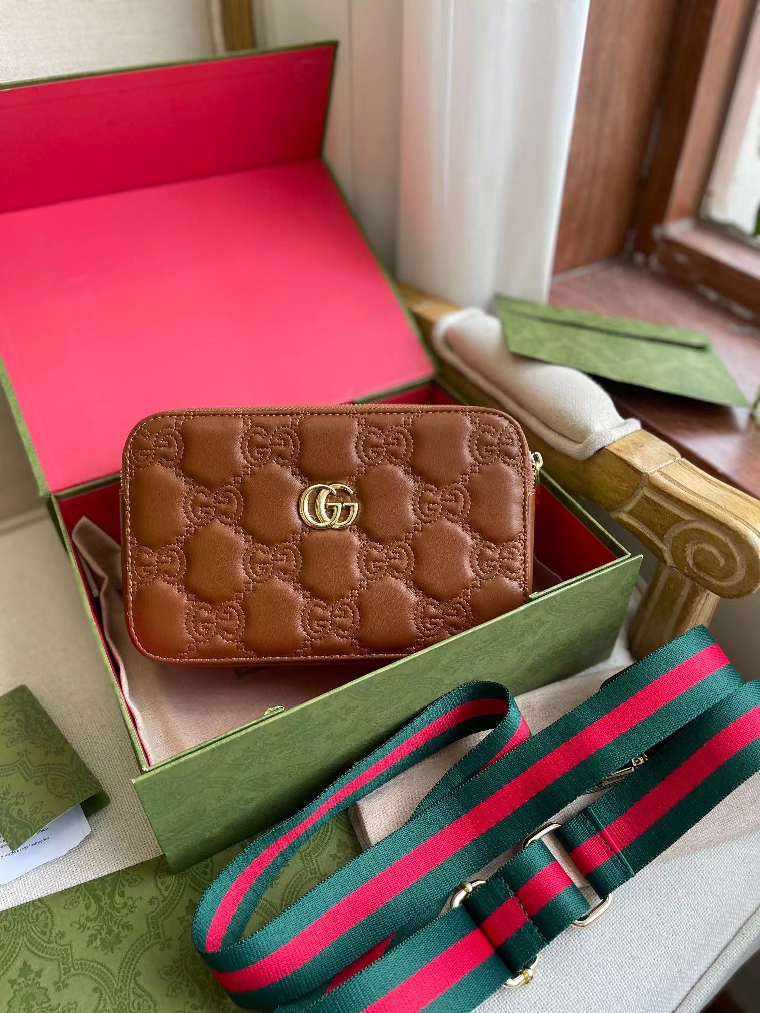 Gucci(グッチ) カメラバッグ メッセンジャーバッグ