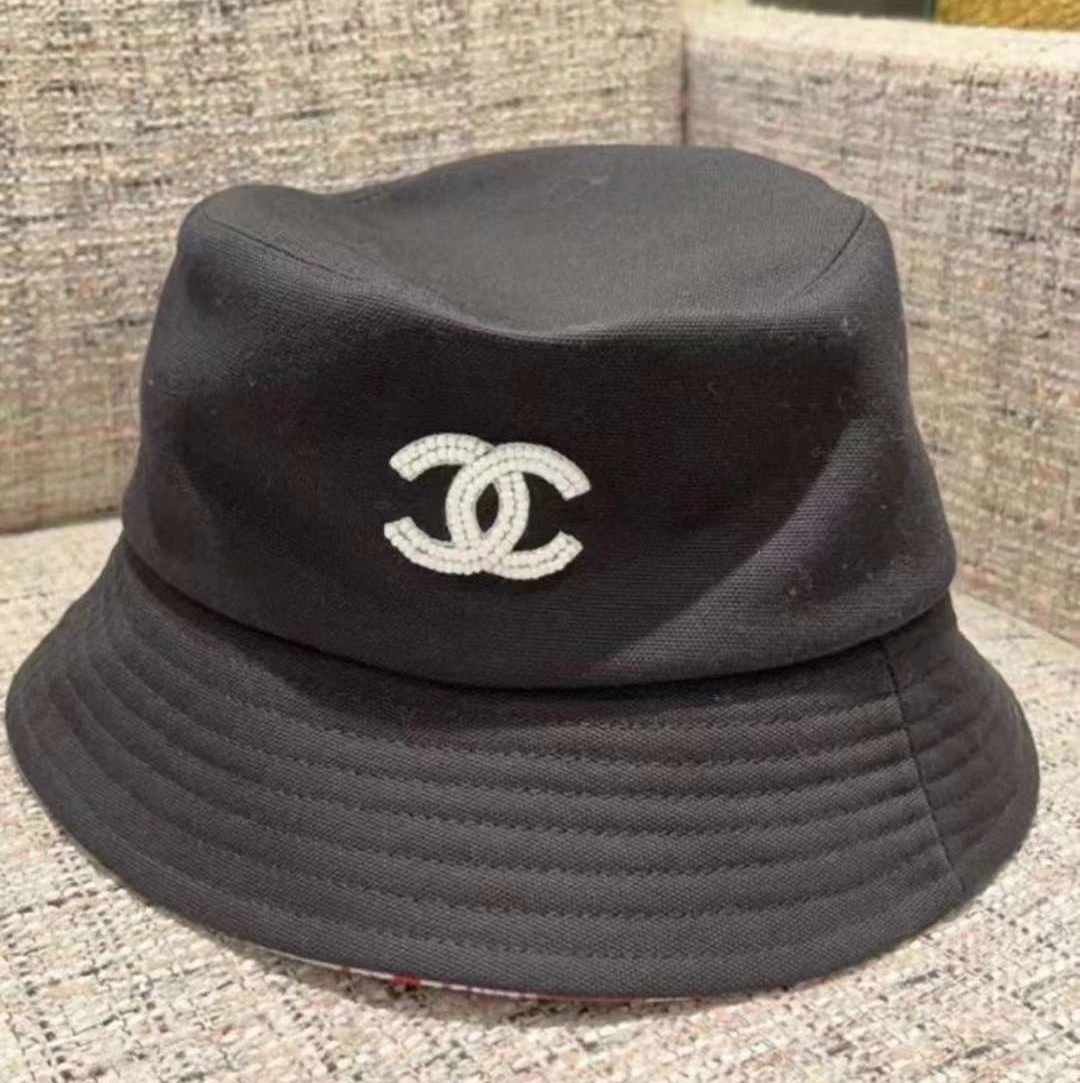 【正規品】CHANEL シャネル　帽子　バケットハット　白　黒　レア　美品 CHANEL 【新品未使用】シャネル バケットハット ツイード オフ