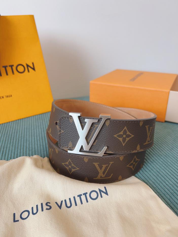 LOUIS VUITTON/ルイ・ヴィトン 4.0cm幅 クラシックベルト· ギフトにもご自身用にも最適です