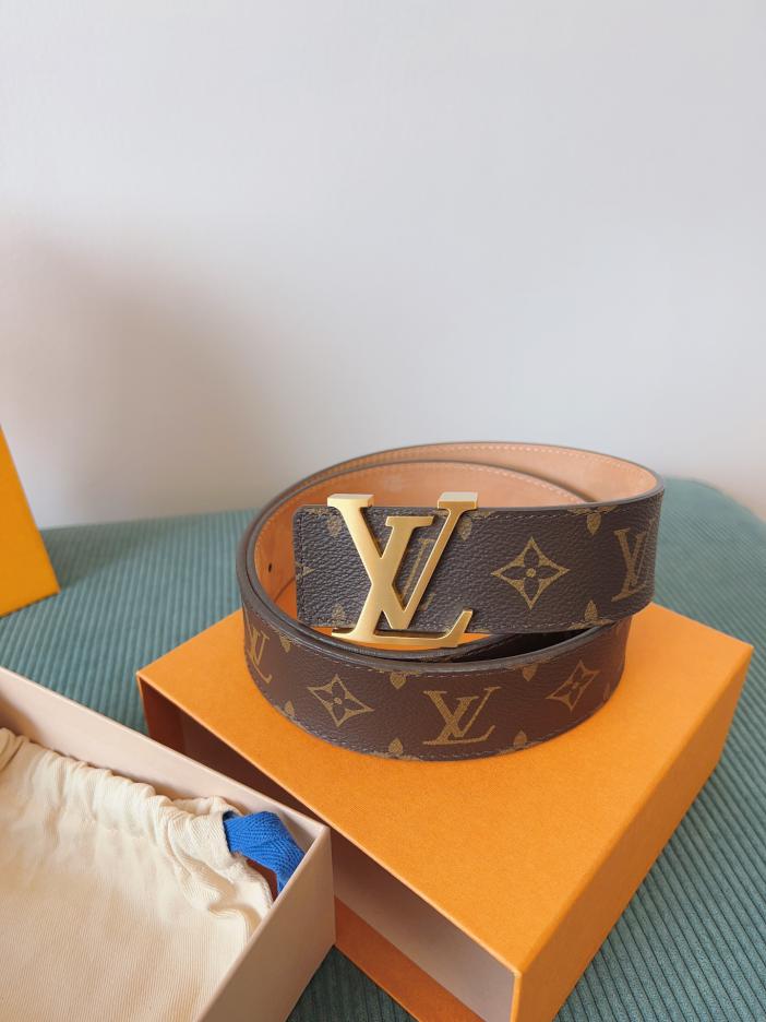 LOUIS VUITTON/ルイ・ヴィトン 4.0cm幅 クラシックベルト· ギフトにもご自身用にも最適です