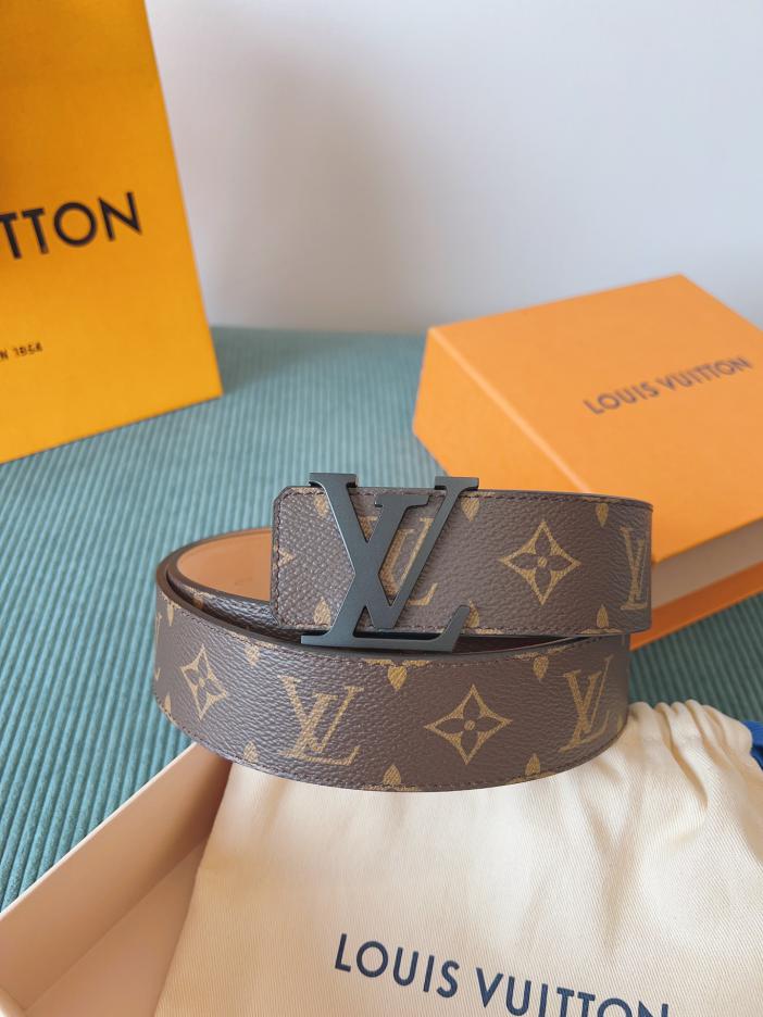 LOUIS VUITTON/ルイ・ヴィトン 4.0cm幅 クラシックベルト· ギフトにもご自身用にも最適です
