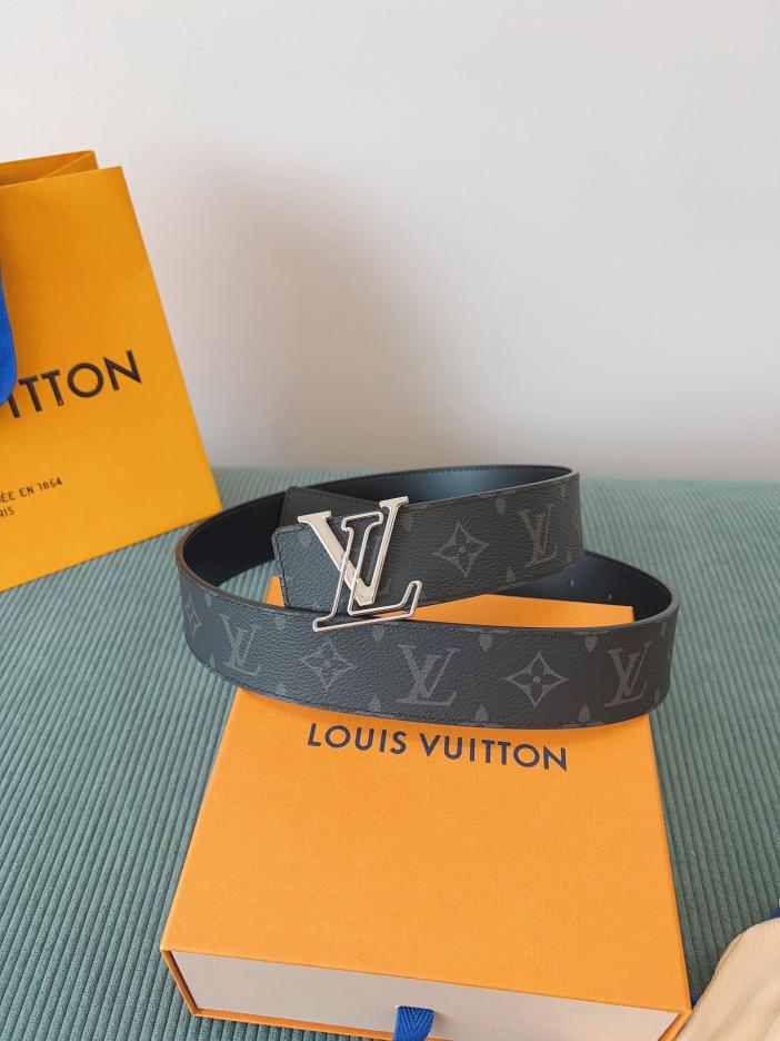 LOUIS VUITTON/ルイ・ヴィトン 4.0cm幅 クラシックベルト· ギフトにもご自身用にも最適です