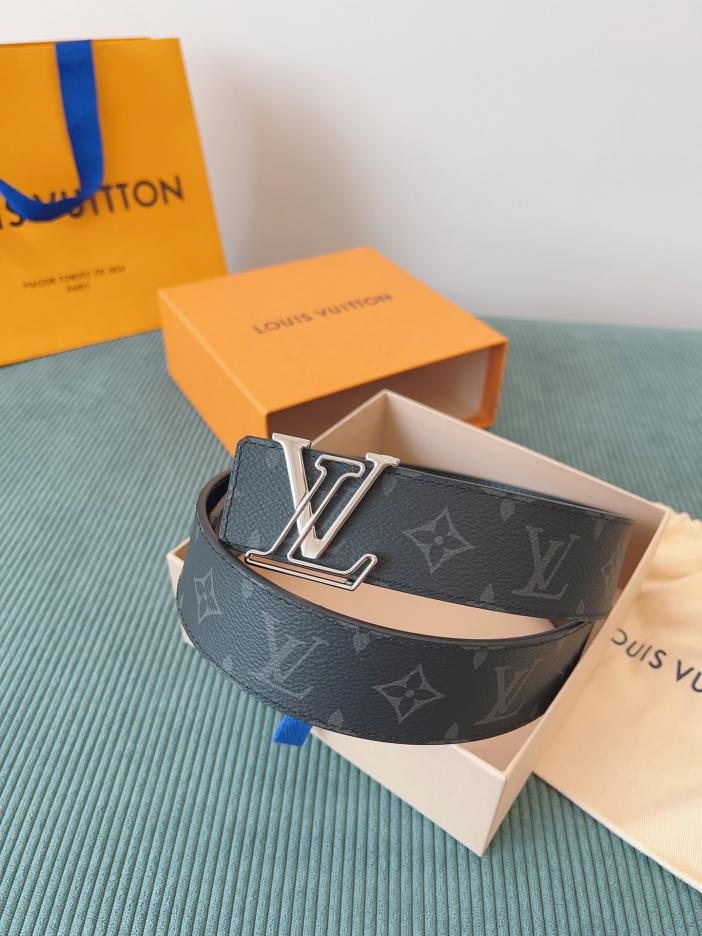 LOUIS VUITTON/ルイ・ヴィトン 4.0cm幅 クラシックベルト· ギフトにもご自身用にも最適です