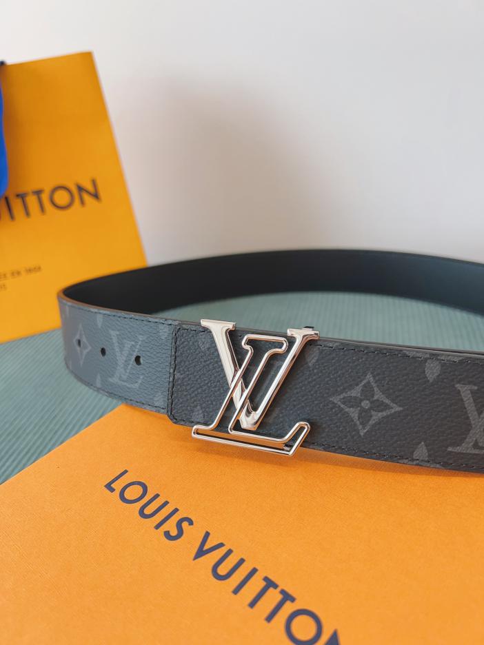 LOUIS VUITTON/ルイ・ヴィトン 4.0cm幅 クラシックベルト· ギフトにもご自身用にも最適です
