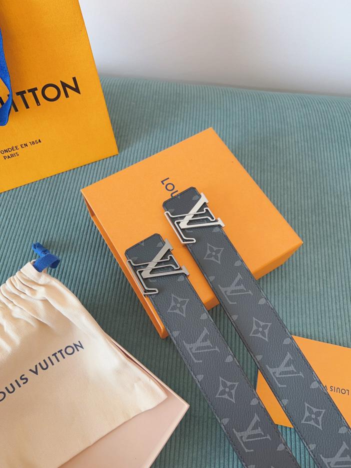 LOUIS VUITTON/ルイ・ヴィトン 4.0cm幅 クラシックベルト· ギフトにもご自身用にも最適です