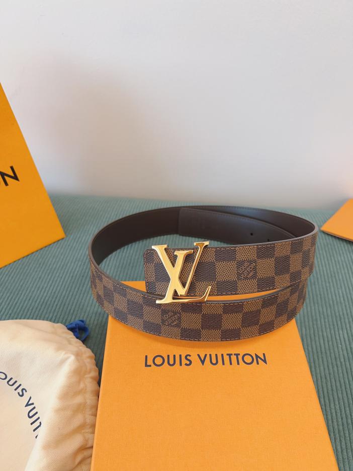 LOUIS VUITTON/ルイ・ヴィトン 4.0cm幅 クラシックベルト· ギフトにもご自身用にも最適です