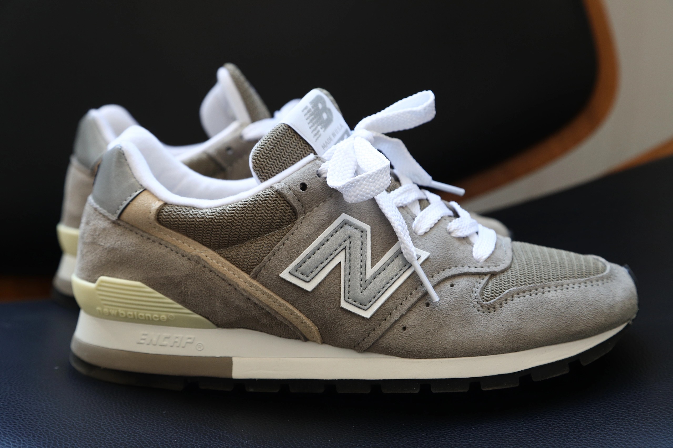 世代問わず愛されるニューバランスの名作「996」の人気色