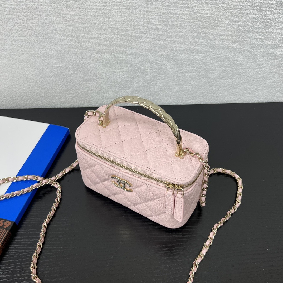 【新作】シャネル 25S ココクラッシュ ハンドル付きボックスバッグ 9875 キャビアスキン
