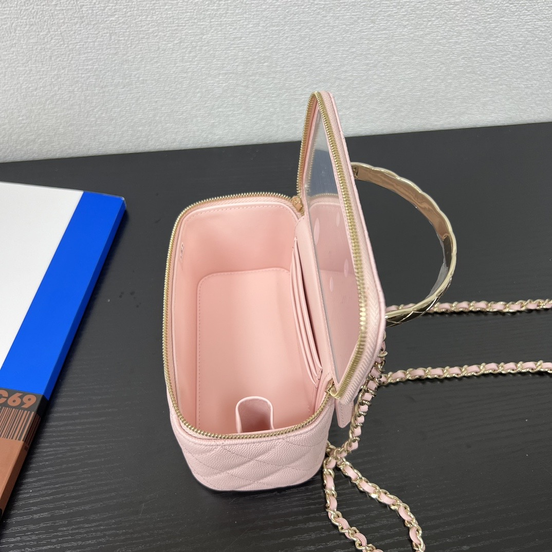 【新作】シャネル 25S ココクラッシュ ハンドル付きボックスバッグ 9875 キャビアスキン