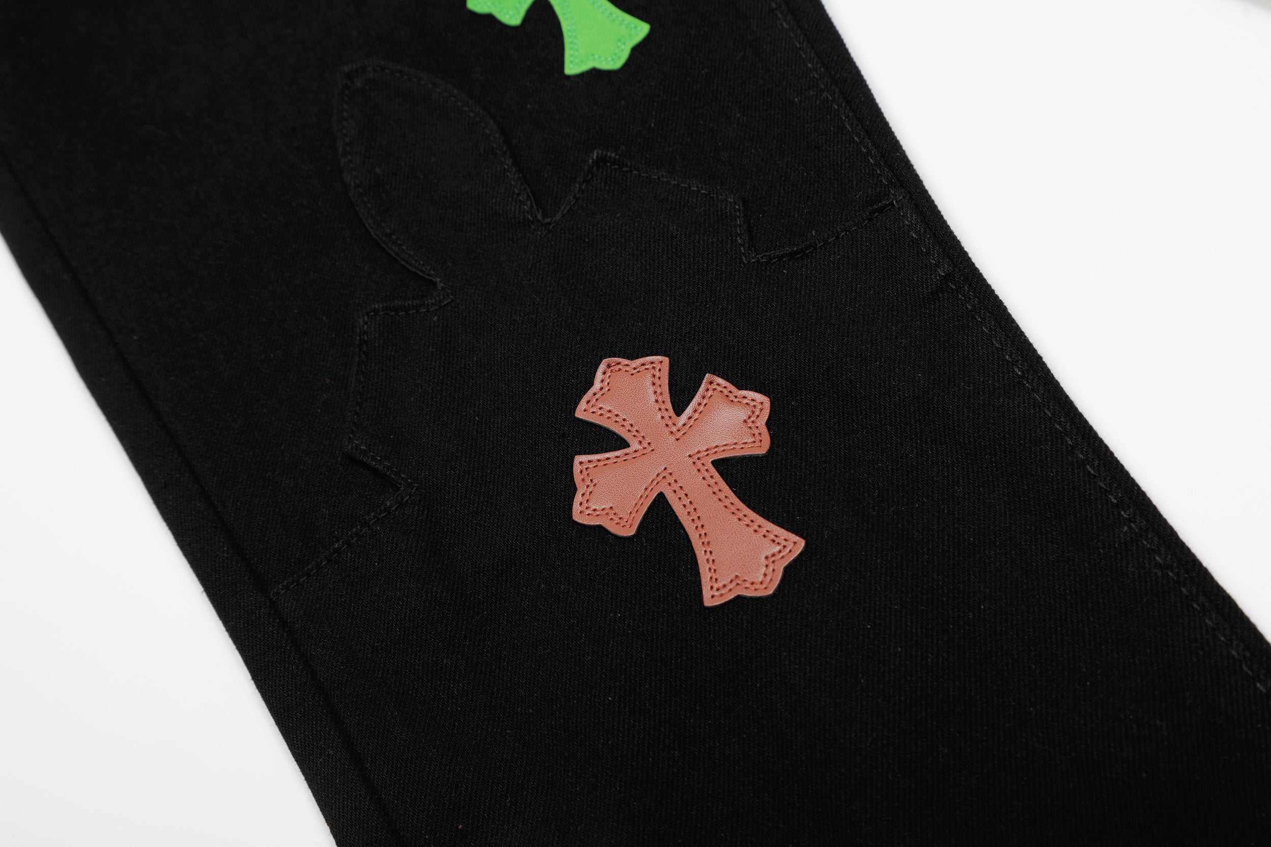 【Chrome Hearts】クロムハーツ カラー＆パッチ フレイムニージーンズ