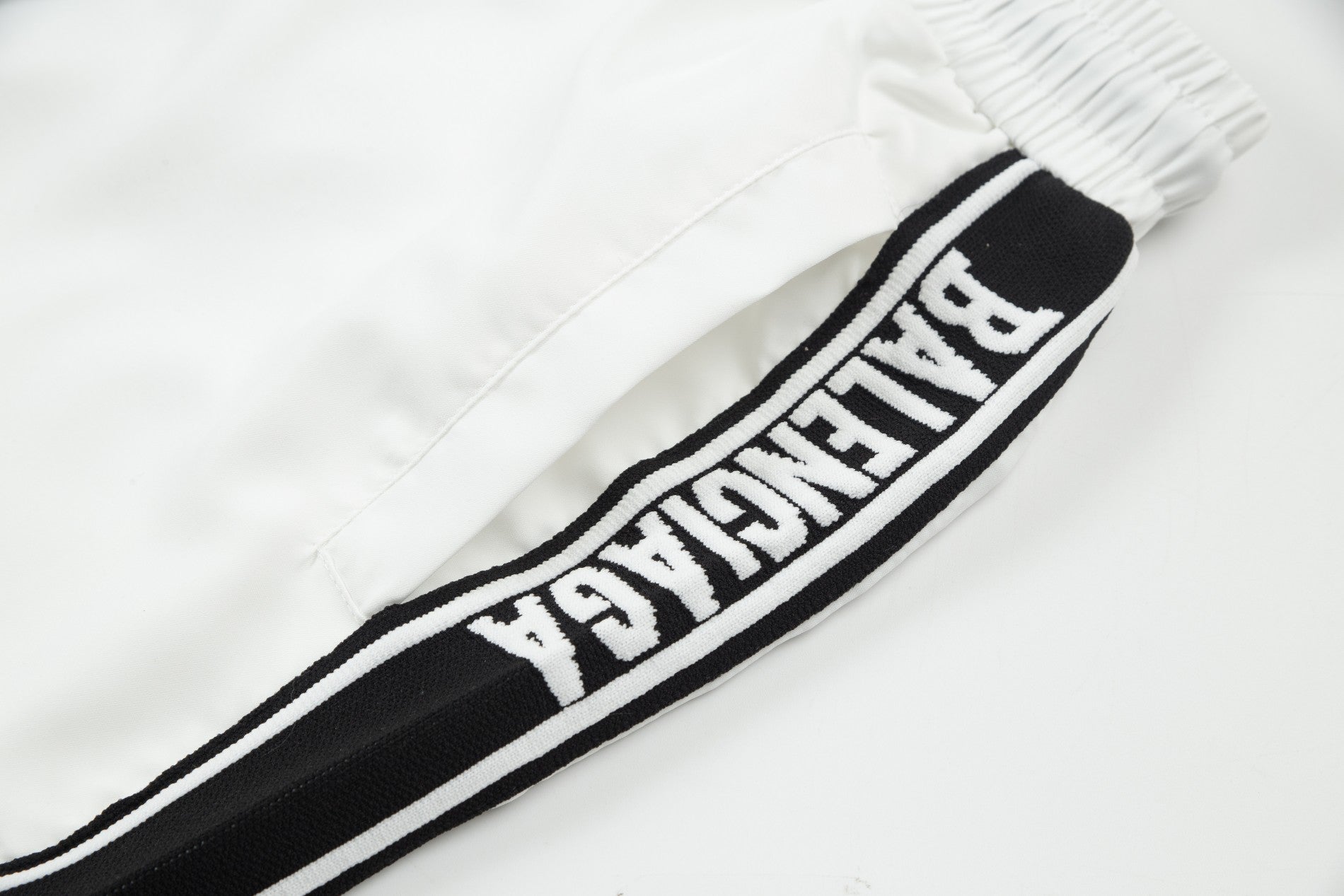 BALENCIAGA 【バレンシアガ】 Shorts-高島屋オンラインストア - 公式