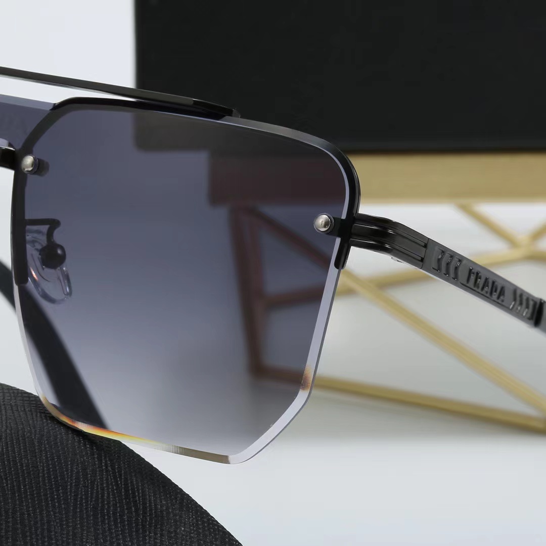 Prada サングラス S0016