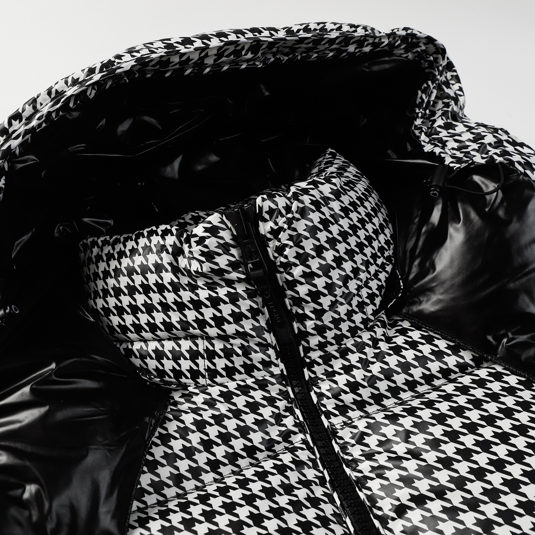 【Moncler】✖️【Fragment Design】23FW ダウンジャケット