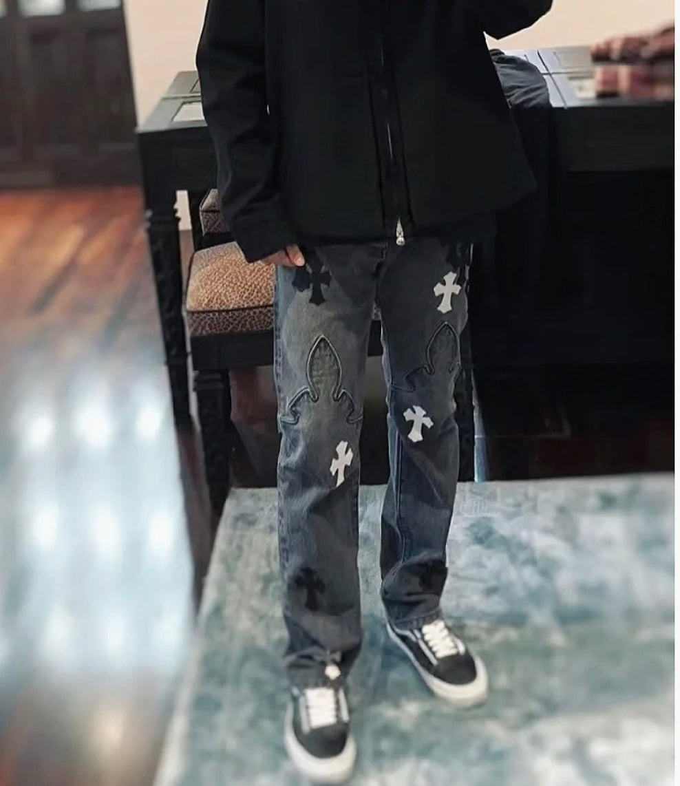 【Chrome Hearts】クロムハーツ ブラック＆ホワイト クロスパッチ フレイムニージーンズ
