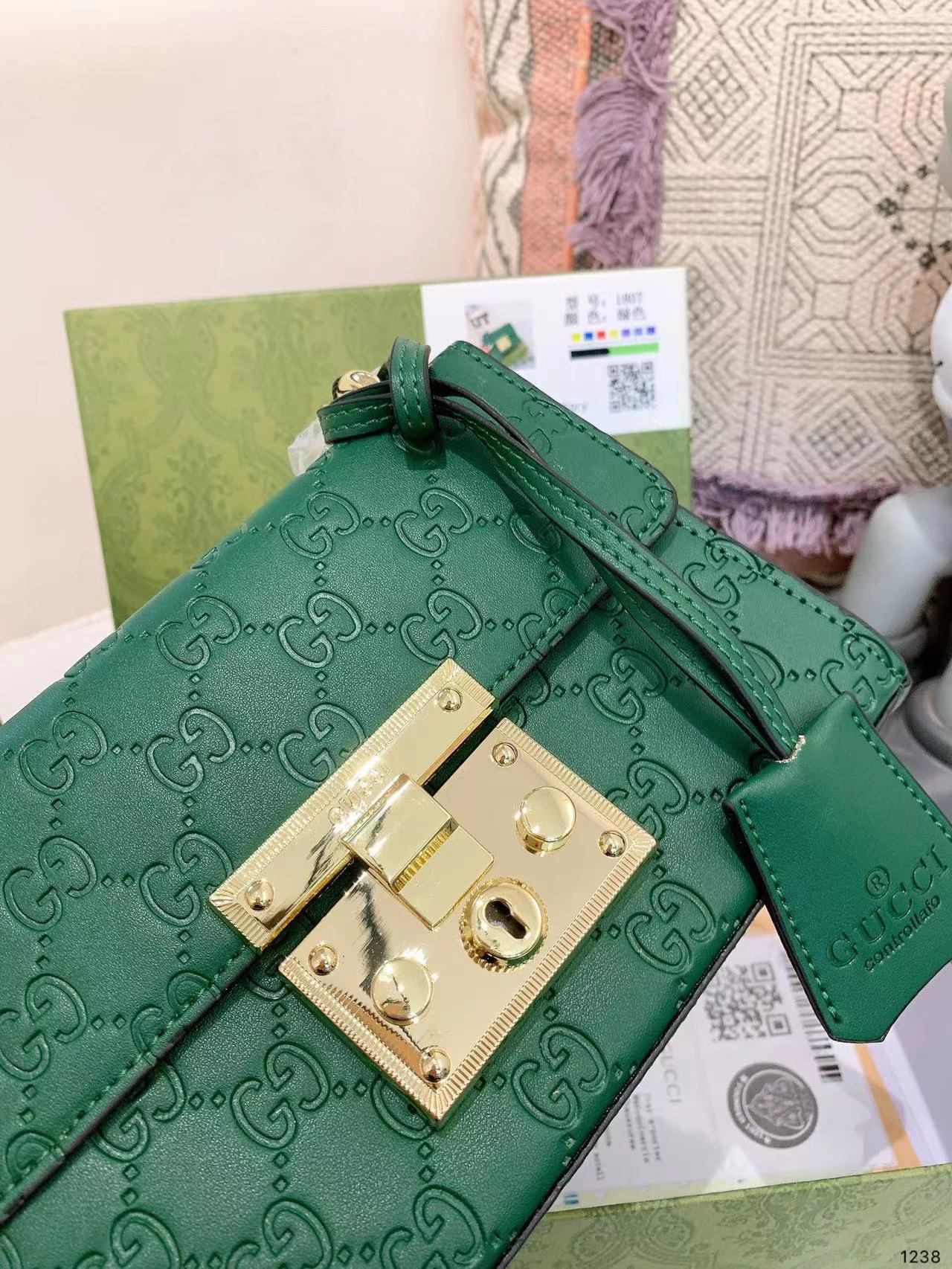 【GUCCI】グッチ〔パドロック〕GG スモール ショルダーバッグ