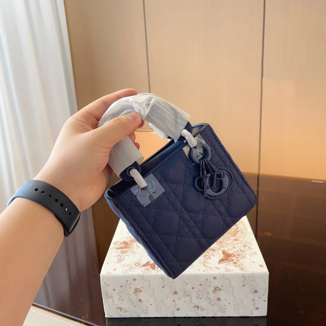 新作話題ディオール☆LADY DIOR マイクロバッグ 9色-高島屋オンラインストア - 公式